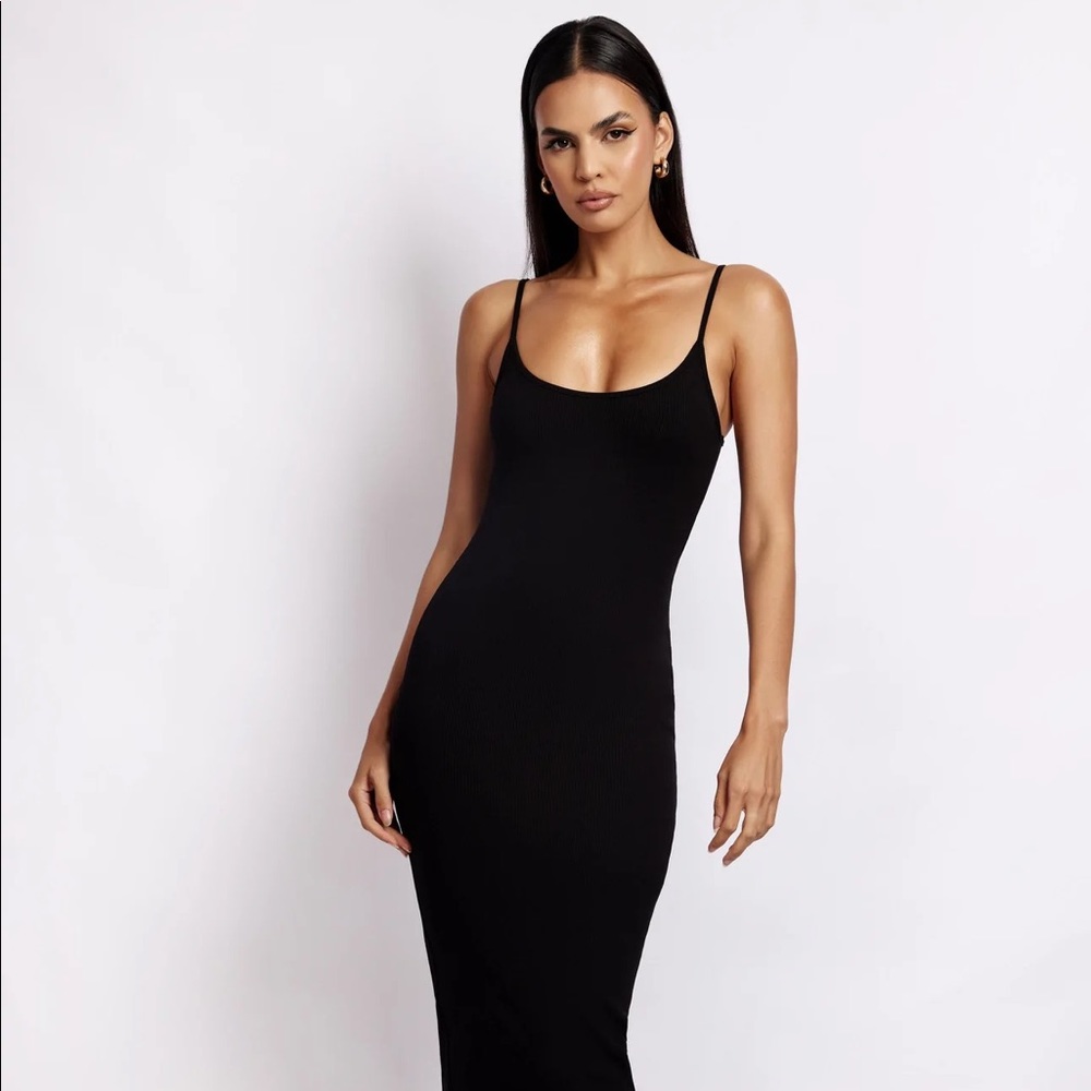 Alexis ribbed black midi dress from meshki